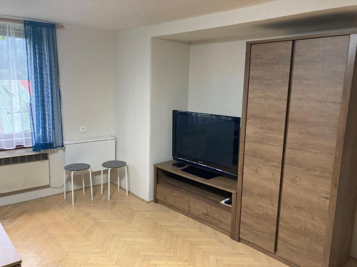 Apartman Rekys Jiretin pod Bukovou Exteriér fotografie